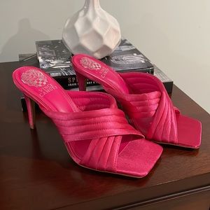 Never worn fuchsia Sarendi Vince Camuto sandal. Size 7.5M.